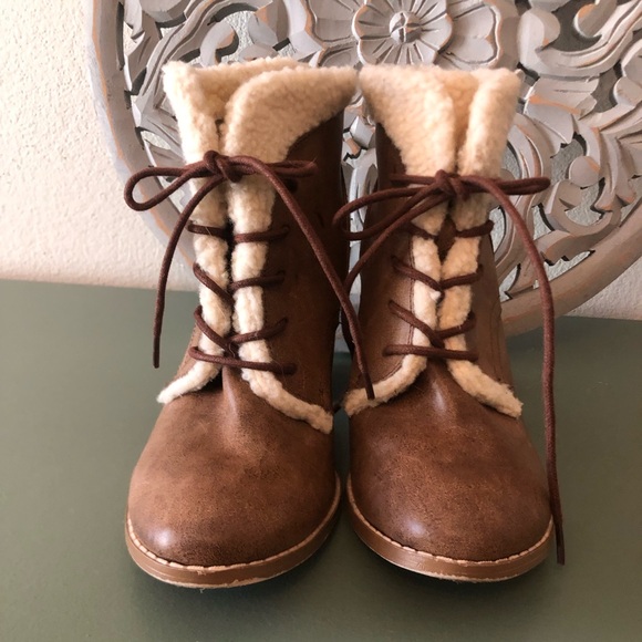 Sherpa lined brown heeled boots 6.5 - Picture 2 of 7